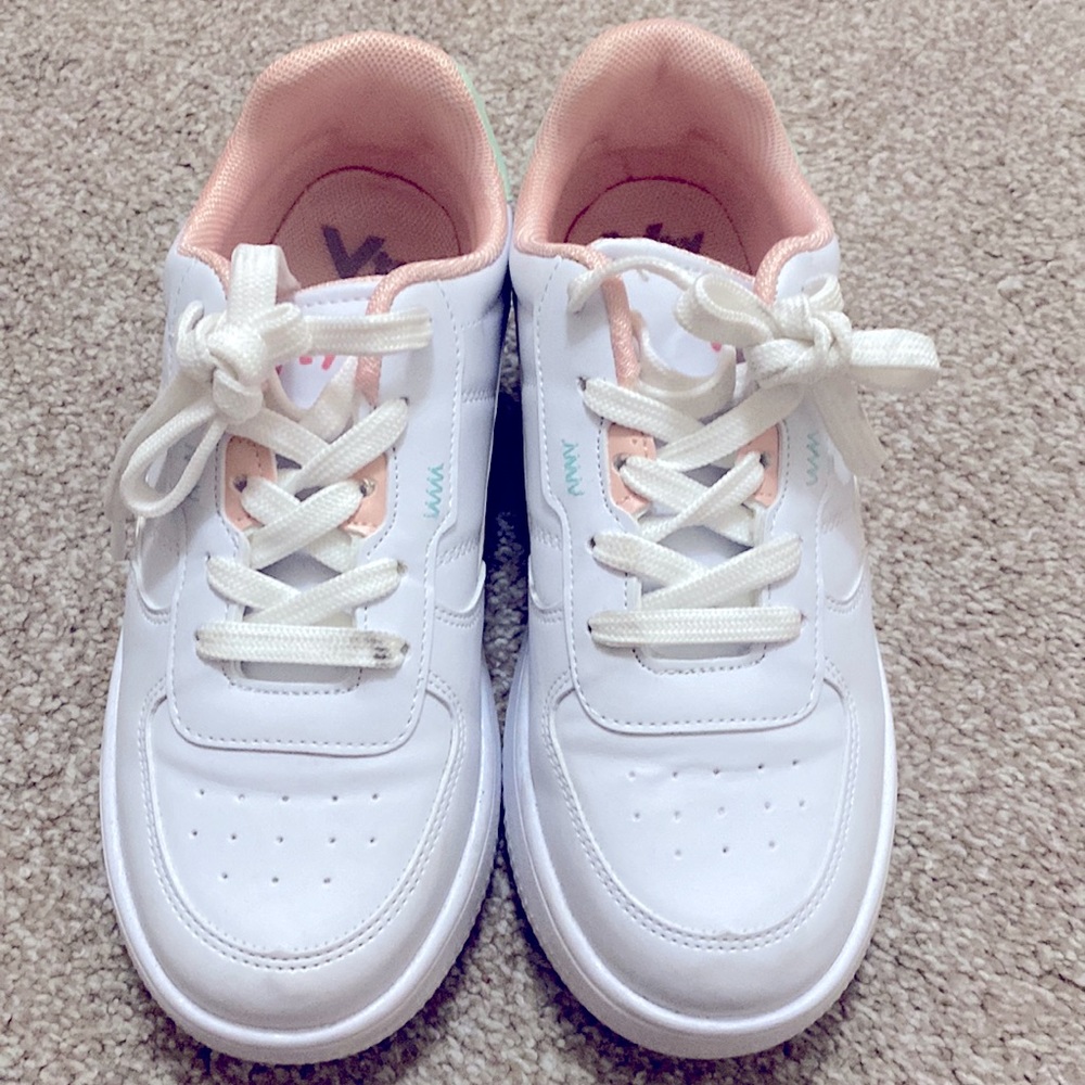 One time used nice sneakers J2